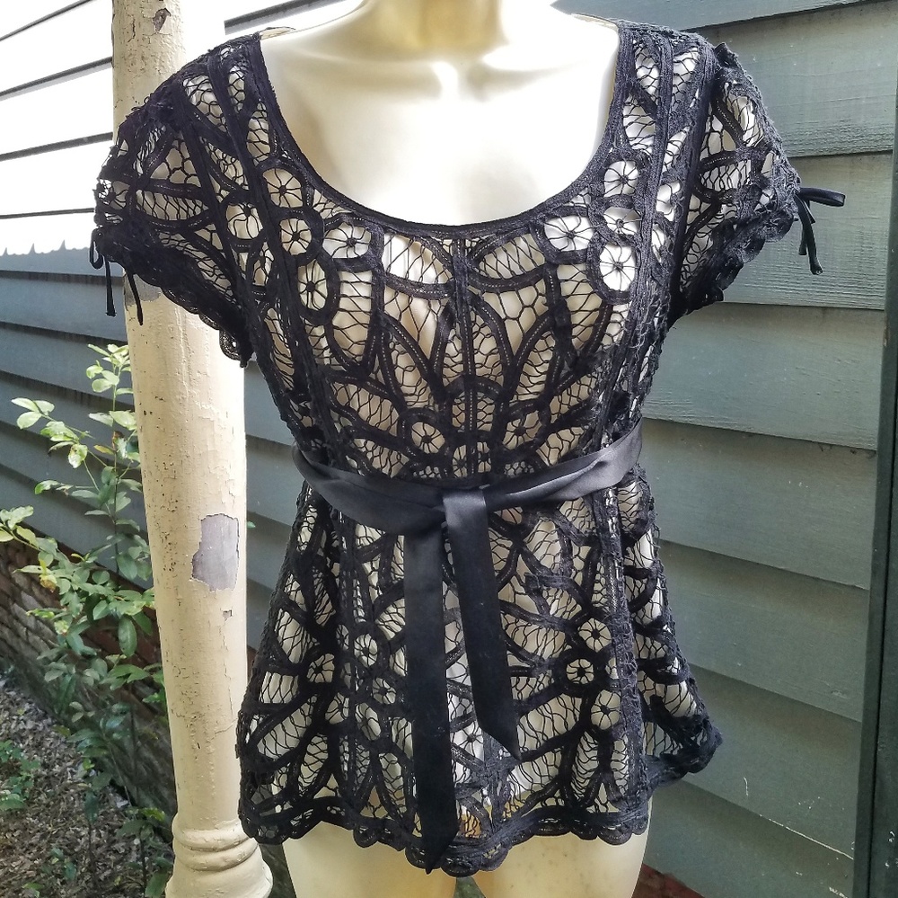 Betsy Johnson silk/cotton top black off white sz 8